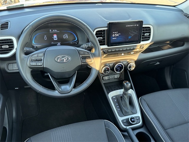 2024 Hyundai Venue Limited photo 10