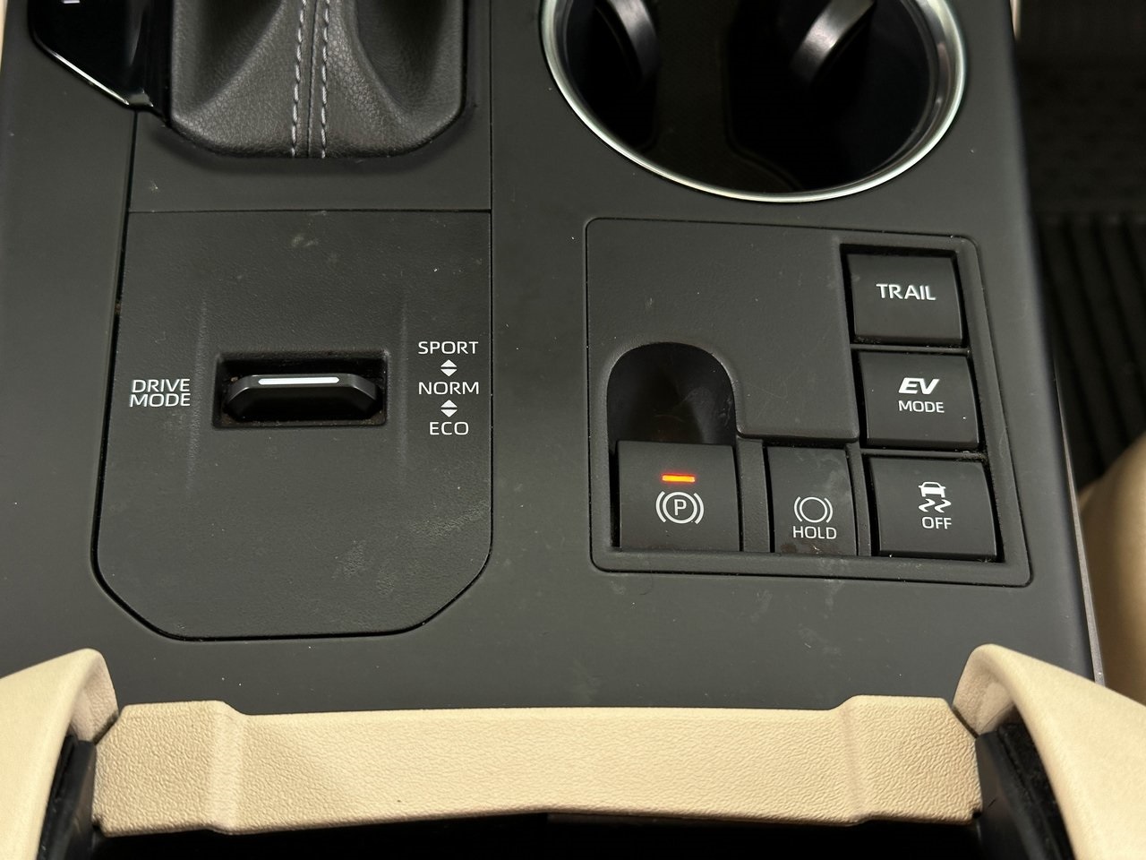 2024 Toyota Highlander Hybrid XLE photo 12