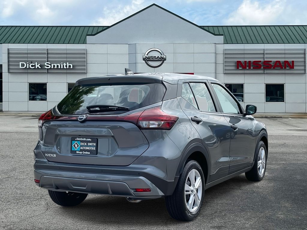 2025 Nissan Kicks Play S photo 4