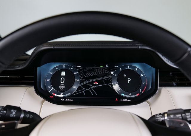 2025 Land Rover Range Rover SE photo 11
