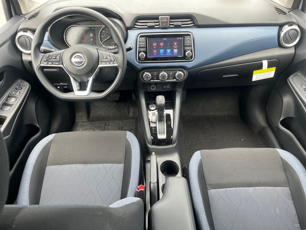 2025 Nissan Versa SV photo 17