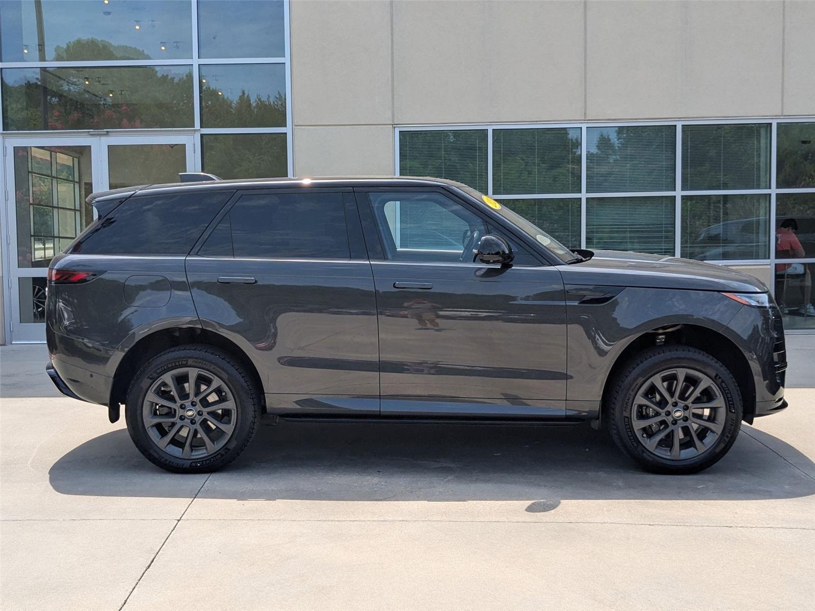 2023 Land Rover Range Rover Sport SE photo 4