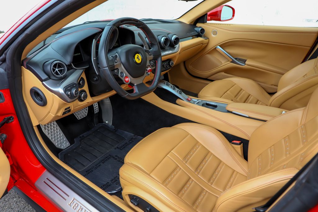 2014 Ferrari F12 Berlinetta Berlinetta photo 4