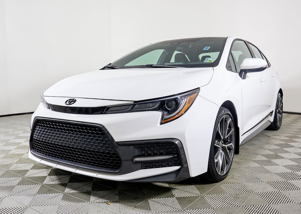 2022 Toyota Corolla SE photo 2