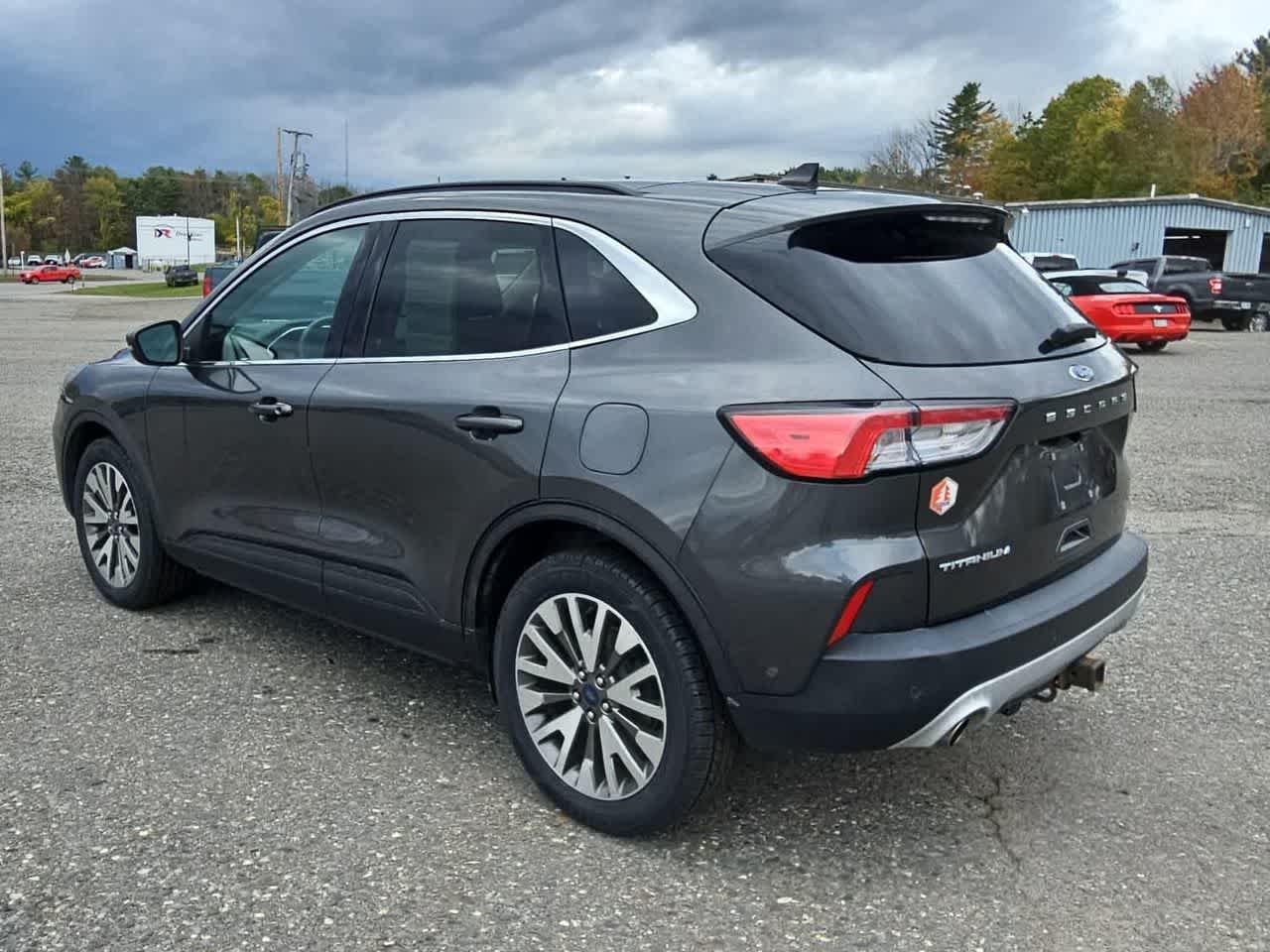 2020 Ford Escape Titanium photo 2