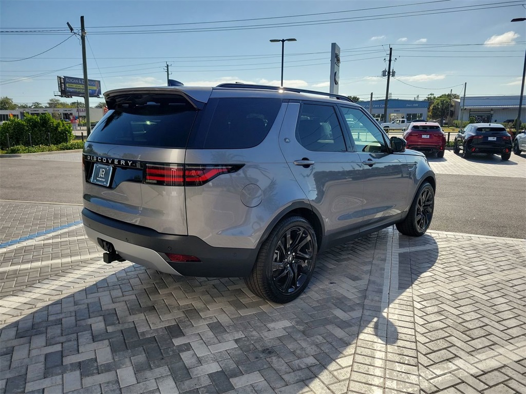 2025 Land Rover Discovery S photo 4