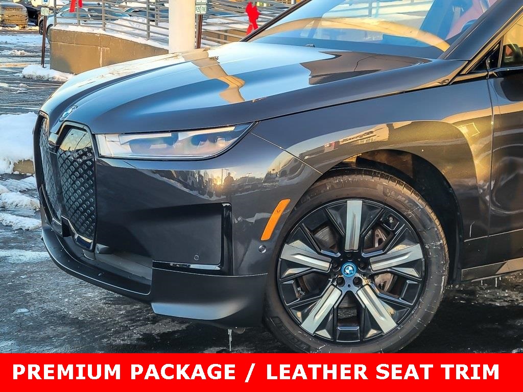 Used 2022 BMW iX Base with VIN WB523CF02NCK62936 for sale in Naperville, IL