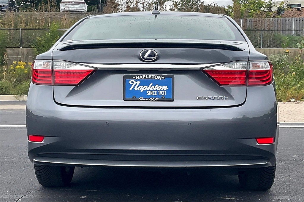 2013 Lexus ES 300h photo 3