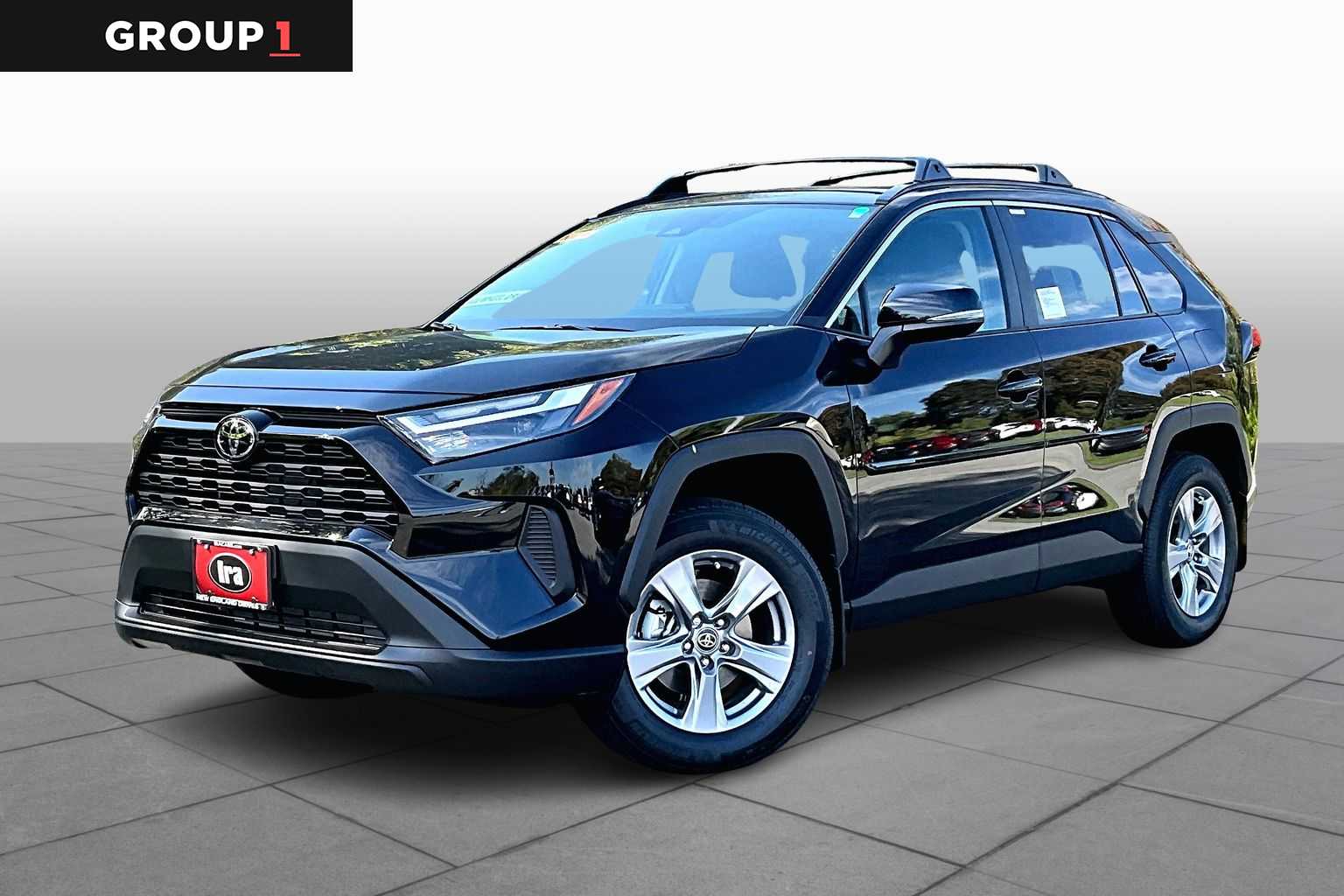 2025 Toyota RAV4 XLE's photo