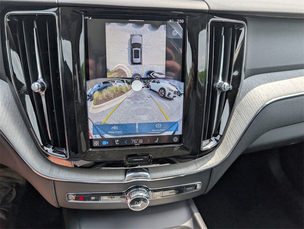 2025 Volvo XC60 T8 Plus photo 21