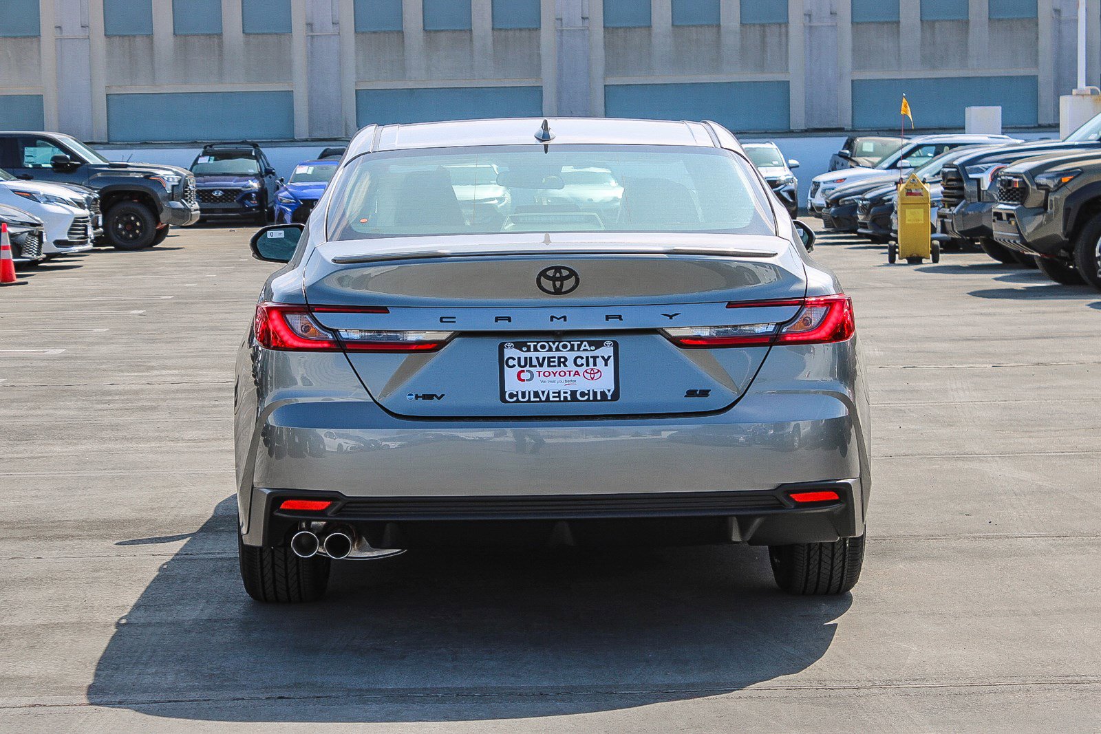 2025 Toyota Camry SE photo 6