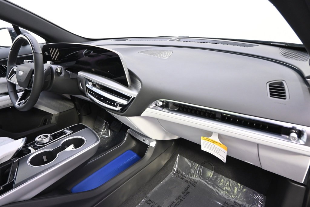 2025 Cadillac Lyriq Luxury photo 9
