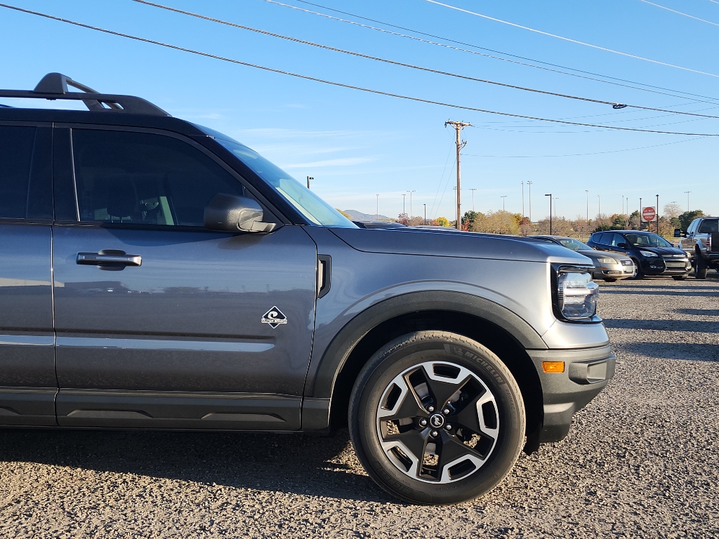 2022 Ford Bronco Sport Outer Banks photo 3