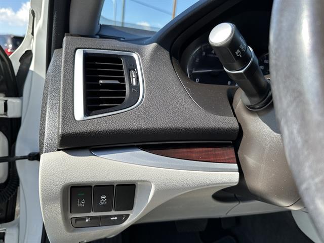 2016 Acura TLX Technology photo 12