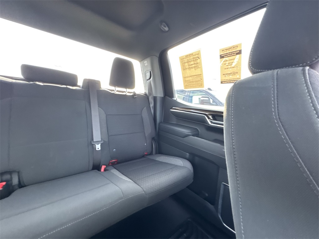 2023 Chevrolet Silverado 1500 LT photo 14