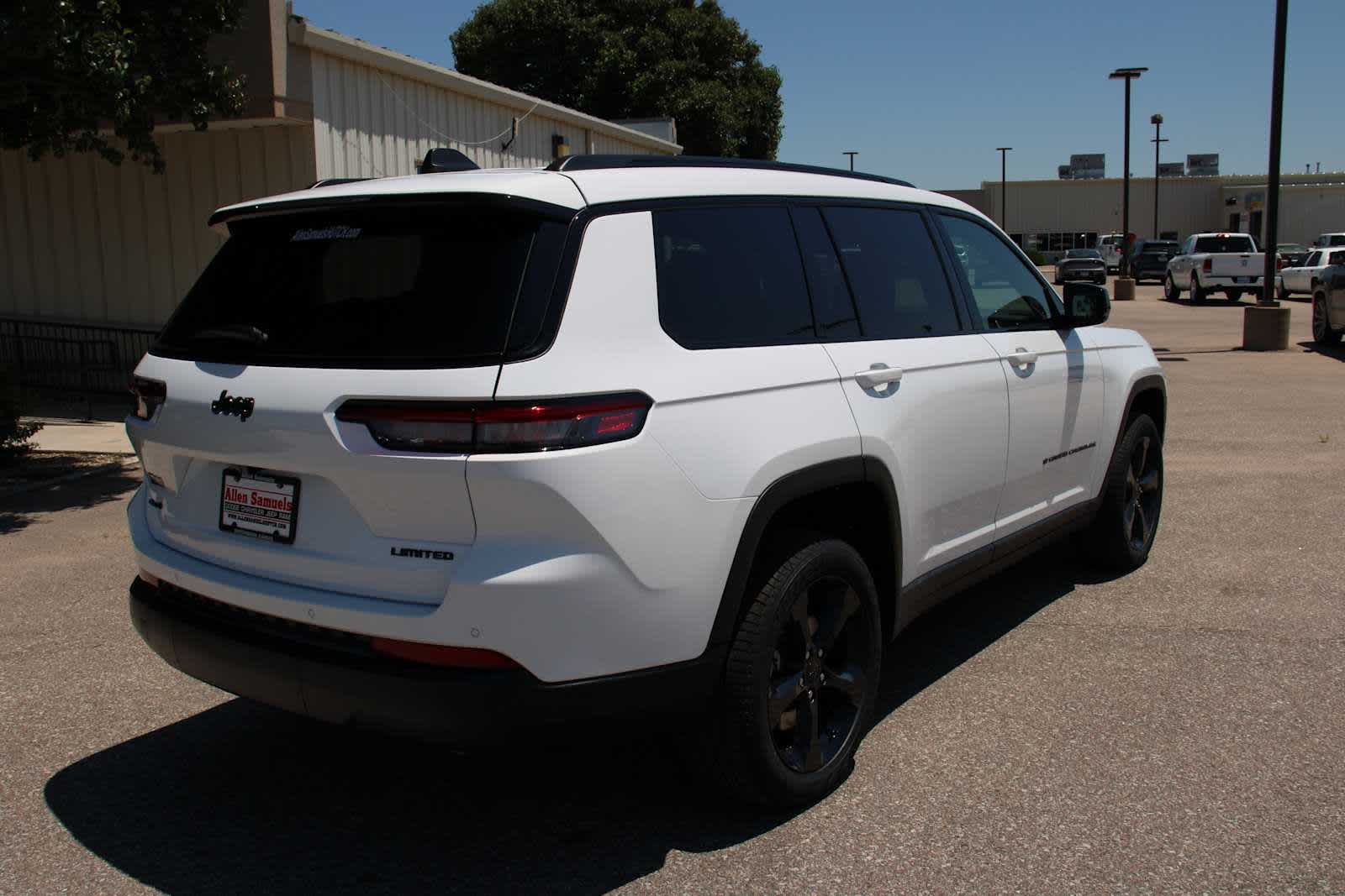 2025 Jeep Grand Cherokee Limited photo 4