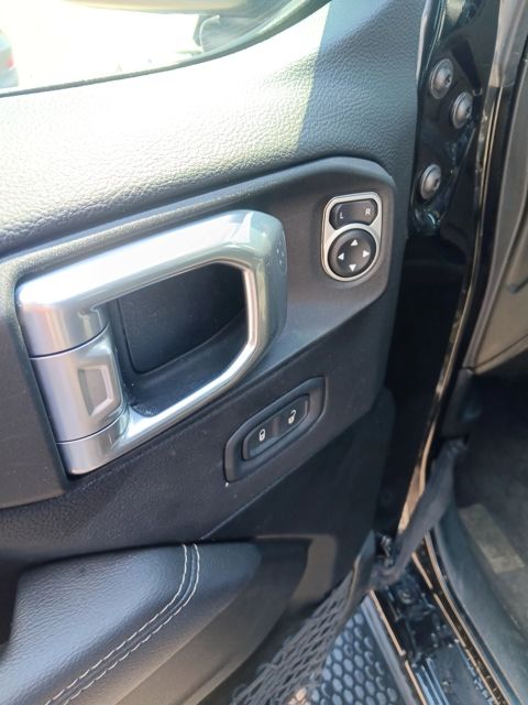 2022 Jeep Wrangler Unlimited Sahara photo 12