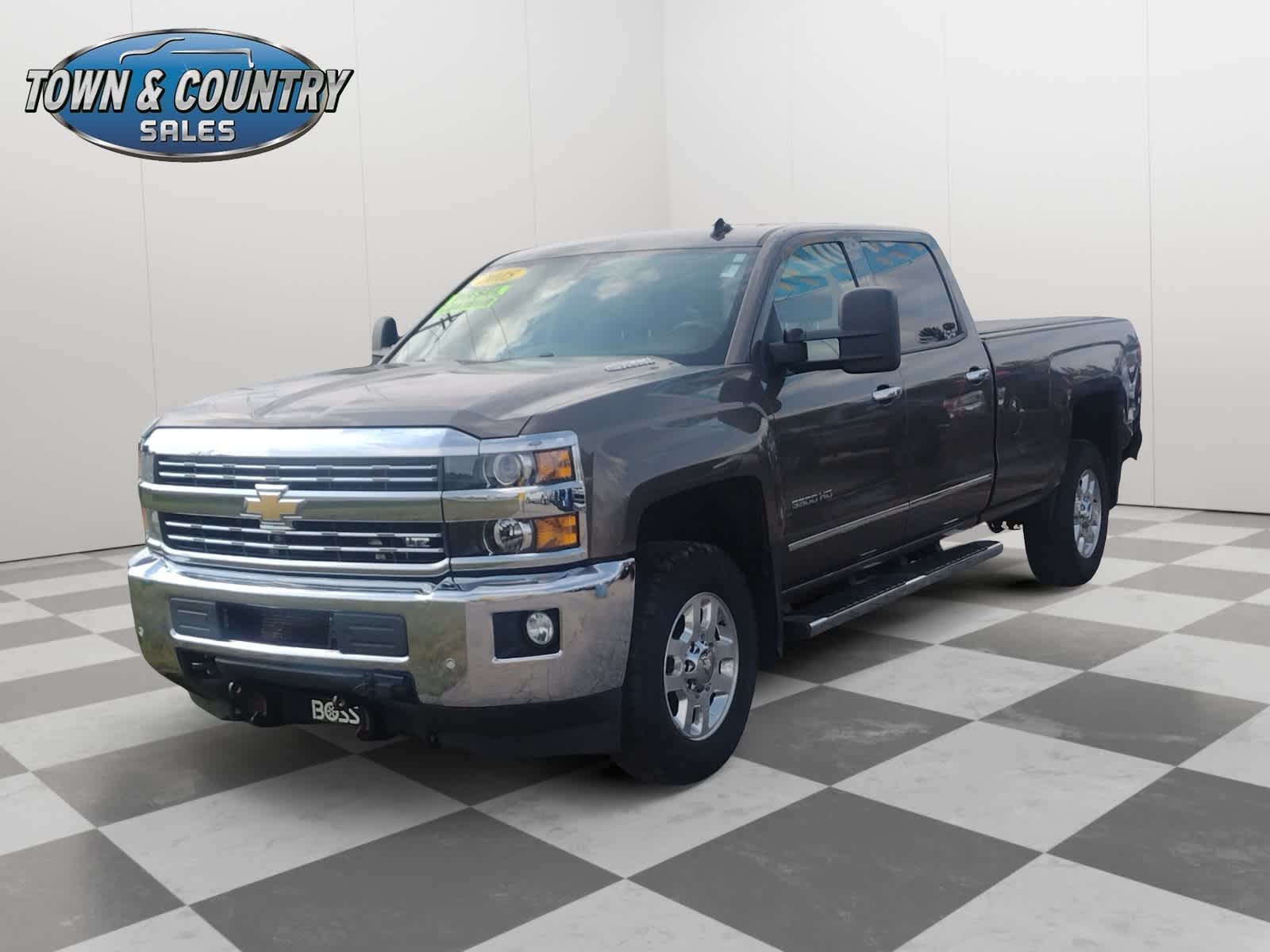 2015 Chevrolet Silverado 3500HD LTZ photo 3