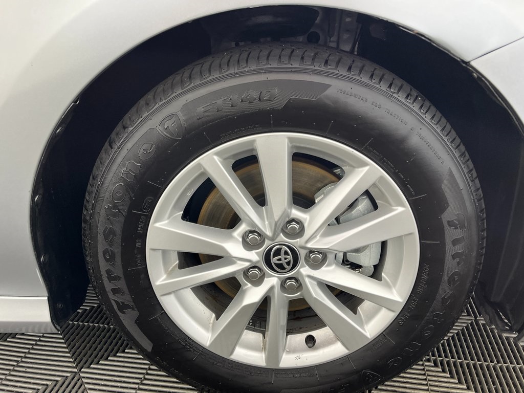 2025 Toyota Camry LE photo 13