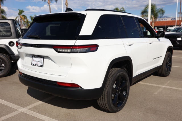 2025 Jeep Grand Cherokee Altitude X photo 4