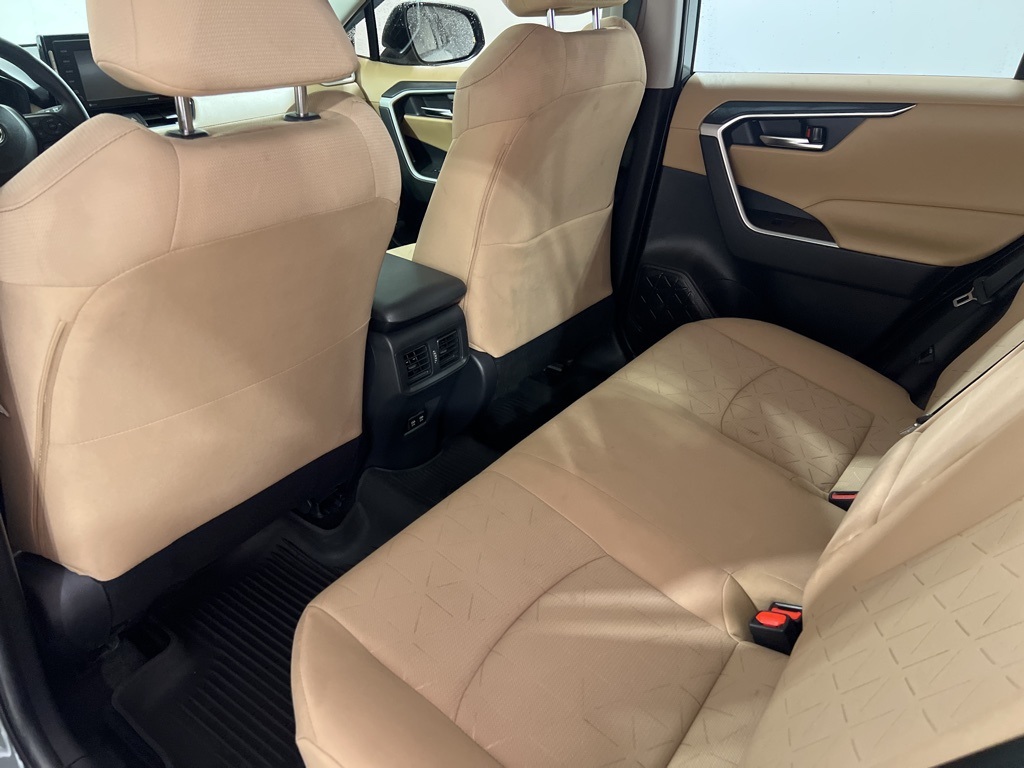 2020 Toyota RAV4 XLE photo 20