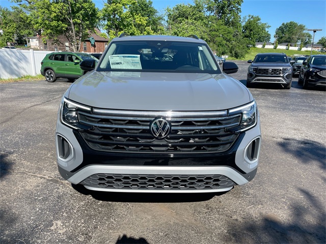 2025 Volkswagen Atlas Peak Edition SE photo 26