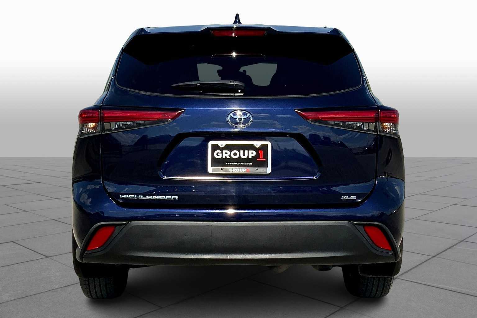 2023 Toyota Highlander XLE photo 4