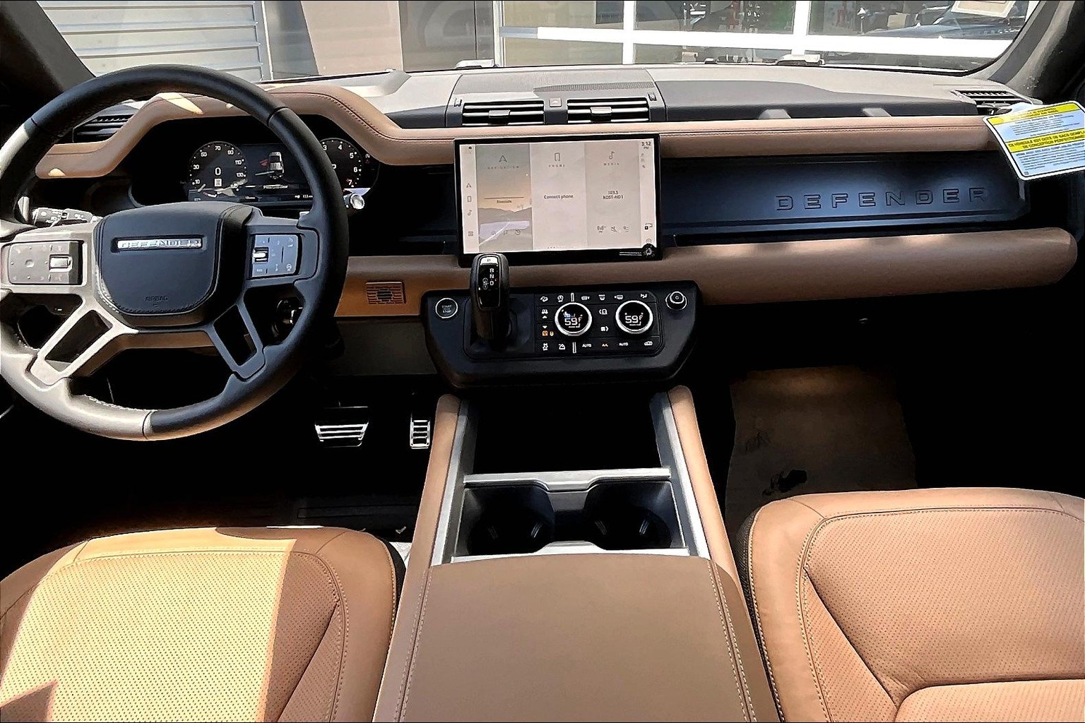 2025 Land Rover Defender 110 V8 photo 5
