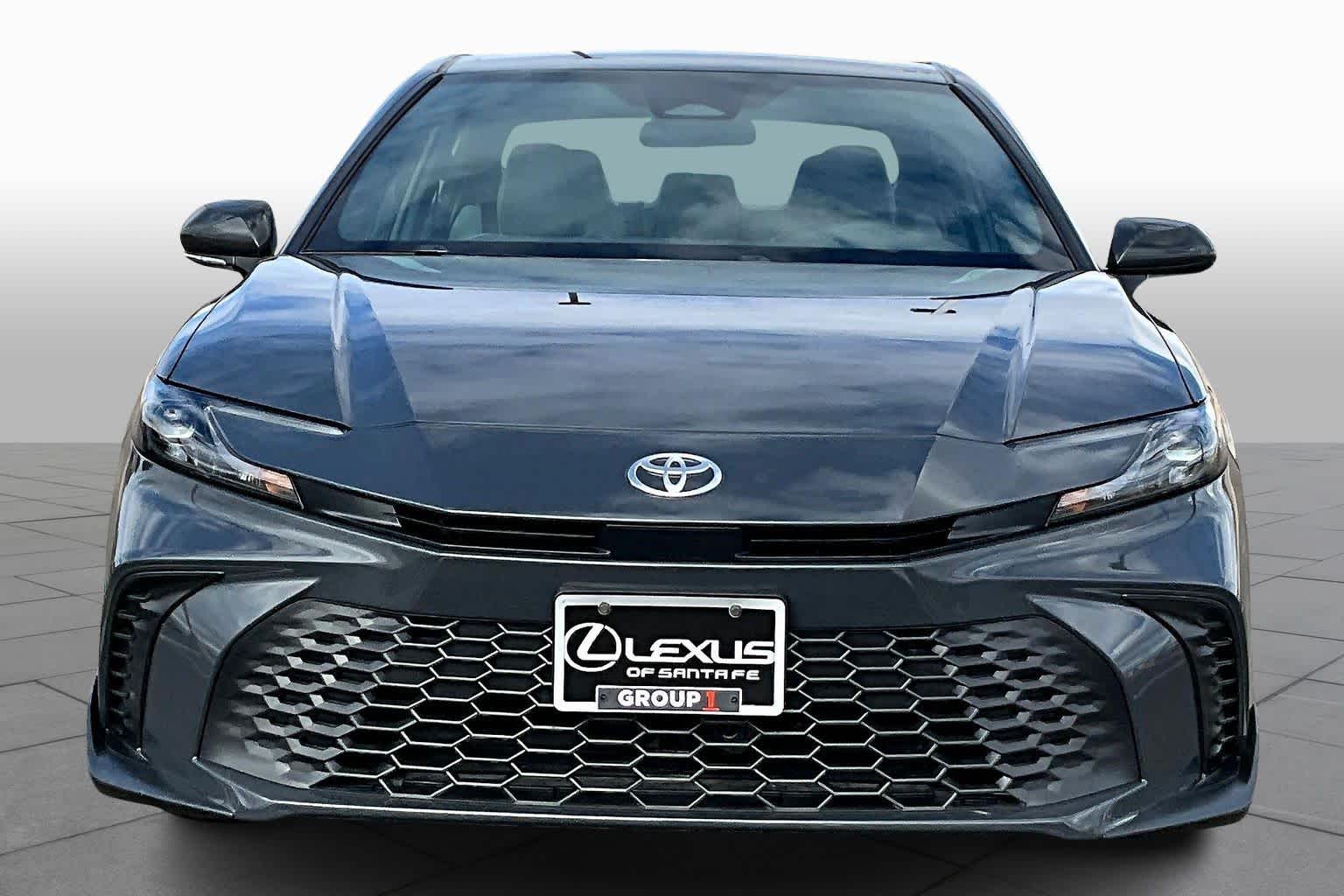 2025 Toyota Camry SE photo 3