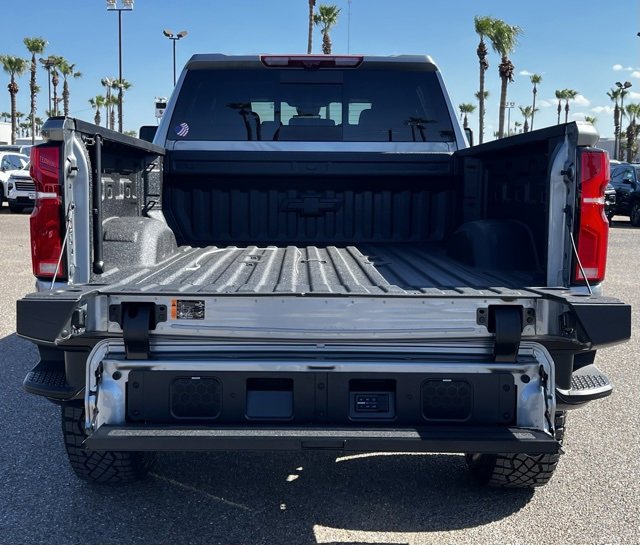 2025 Chevrolet Silverado 2500HD ZR2 photo 7