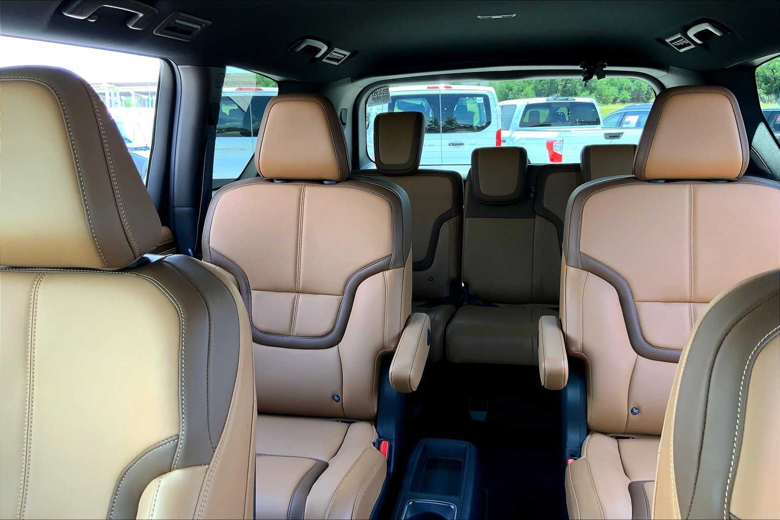 2025 Nissan Armada SL photo 18