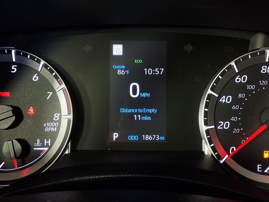 2022 Toyota Highlander LE photo 17