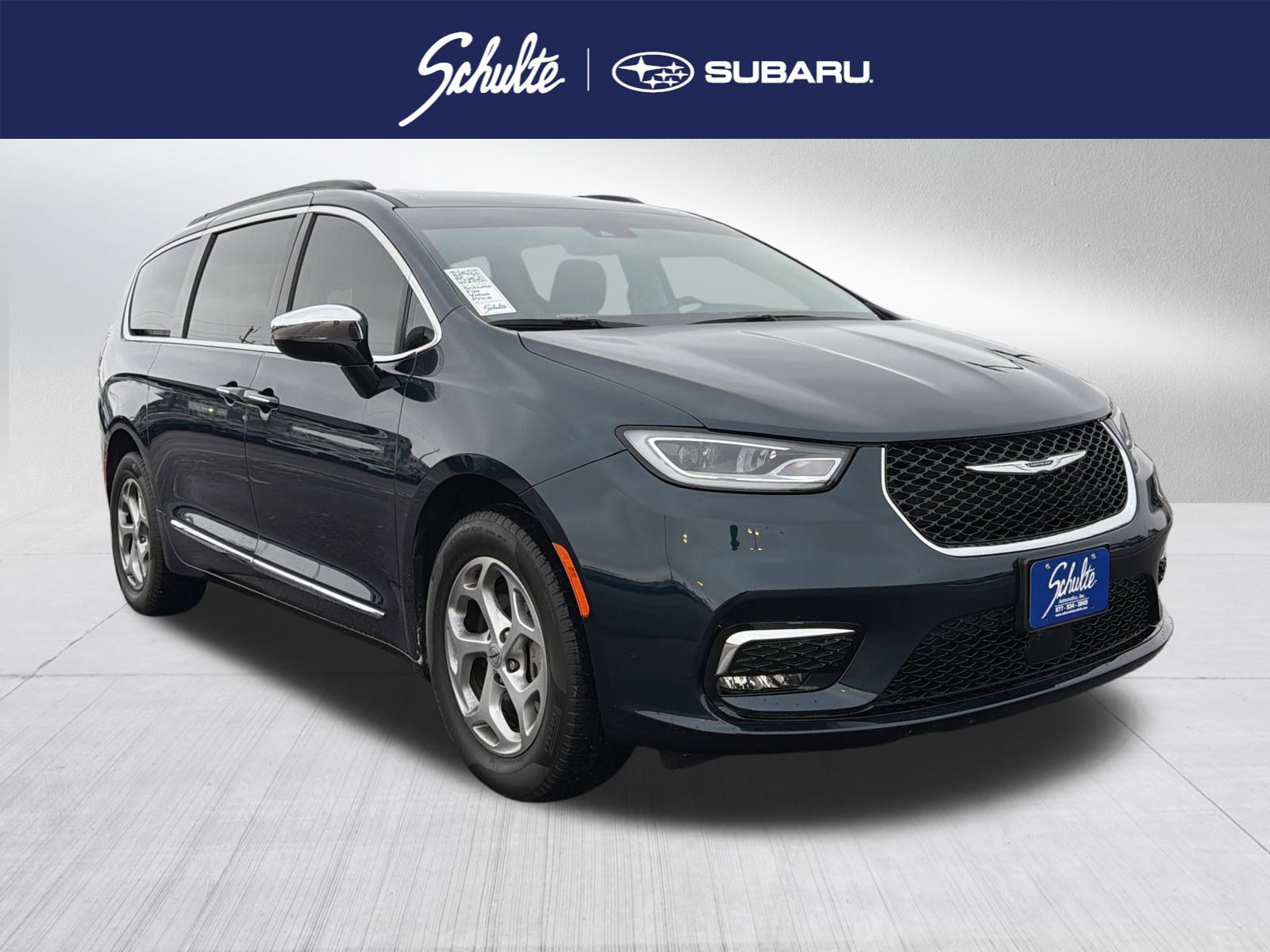 2023 Chrysler Pacifica Limited's photo