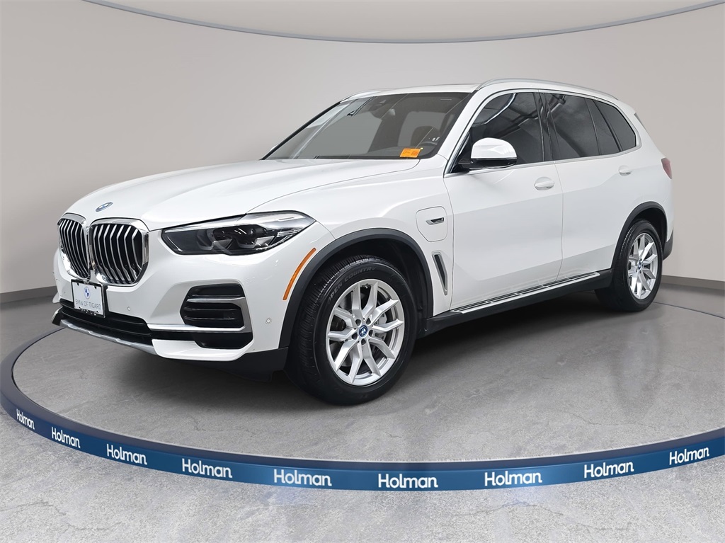 2023 BMW X5 45e's photo