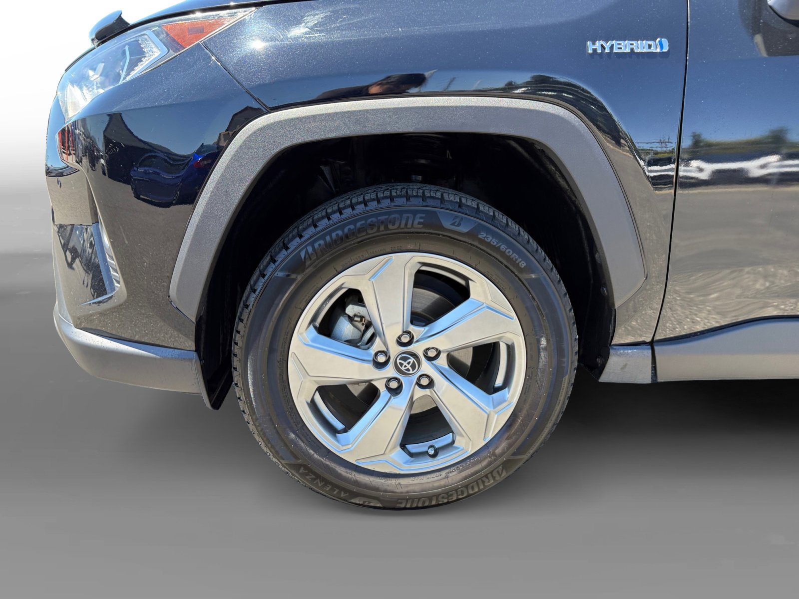 2020 Toyota RAV4 Limited photo 9
