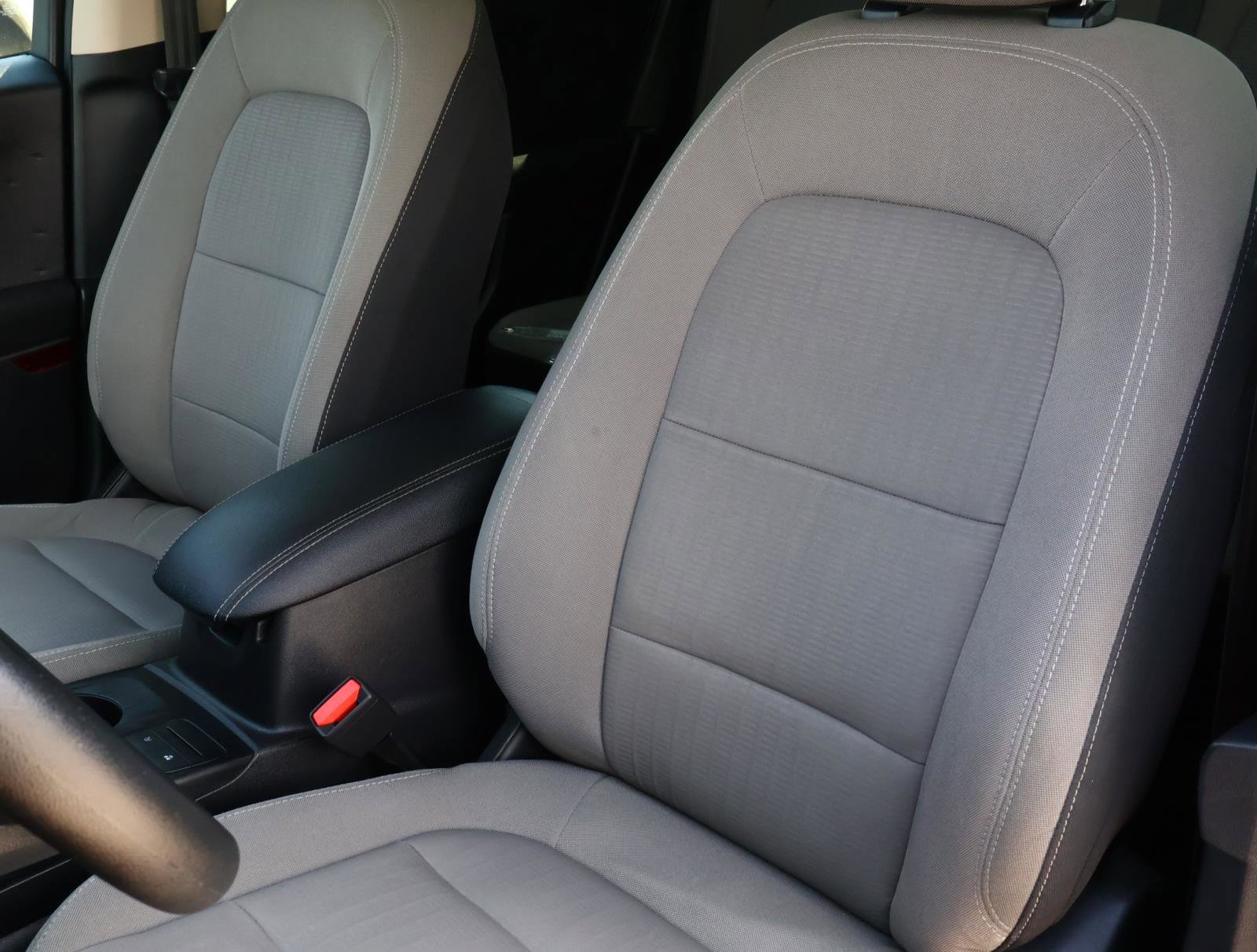 2020 Ford Escape S photo 12