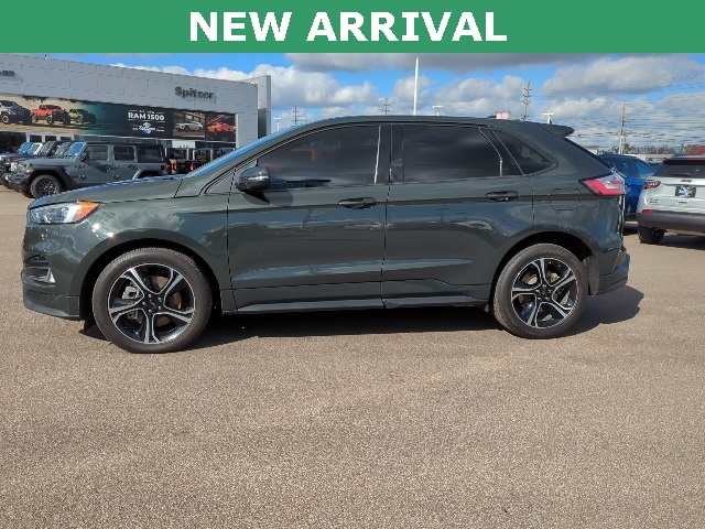 2023 Ford Edge ST photo 2
