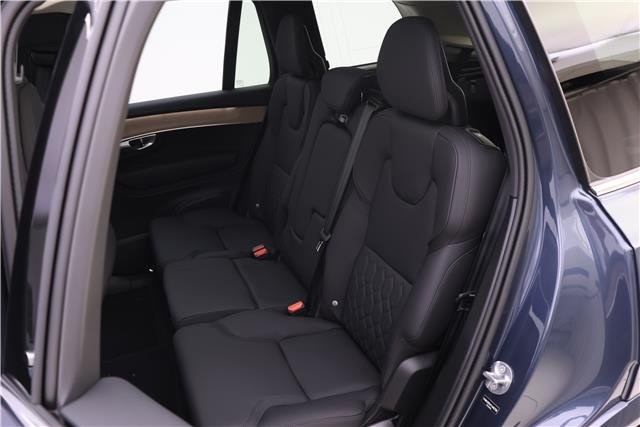 2026 Volvo XC90 B5 Plus photo 10