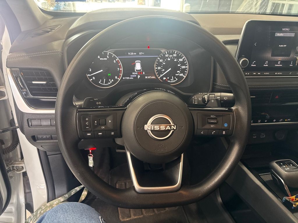 2022 Nissan Rogue SV photo 5