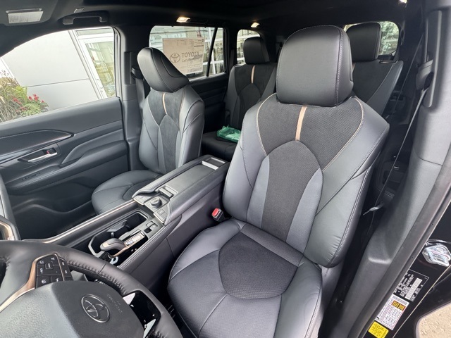 2026 Toyota Grand Highlander Limited photo 10