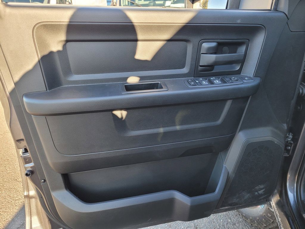2024 Ram 2500 Tradesman photo 9