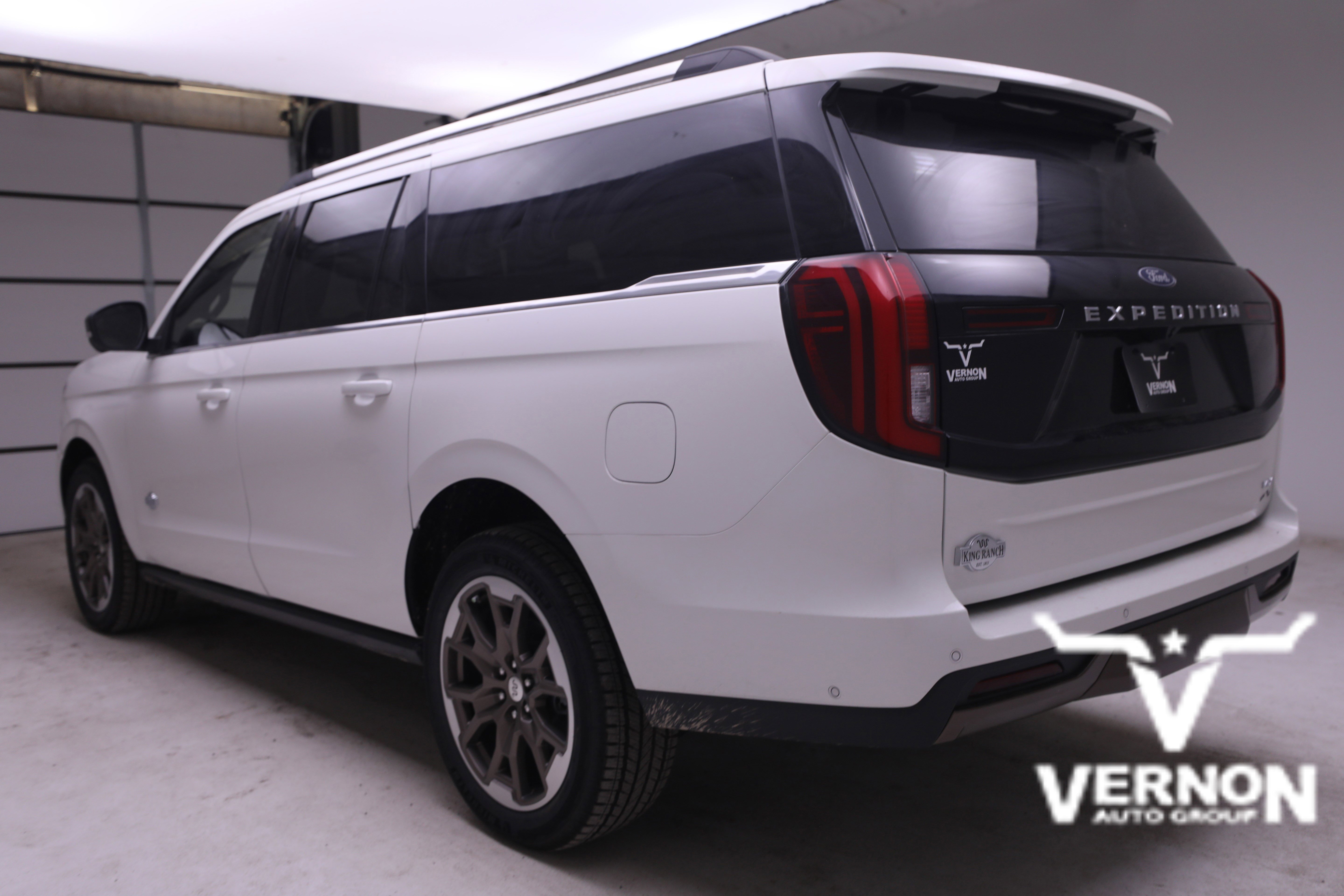 2025 Ford Expedition King Ranch MAX photo 2