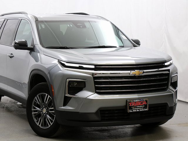 2024 Chevrolet Traverse photo 2