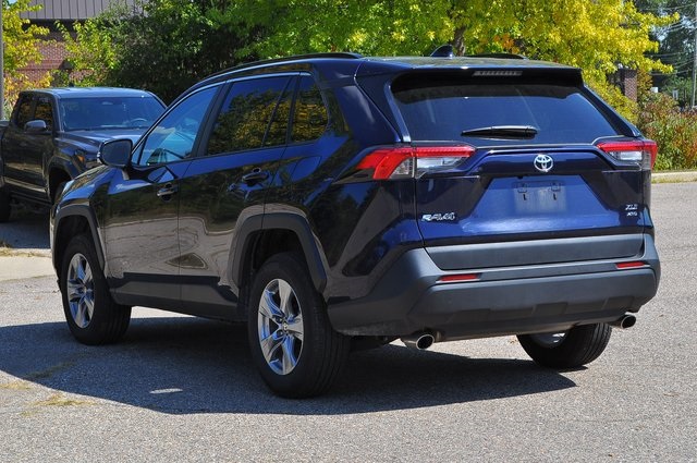 2025 Toyota RAV4 XLE photo 5