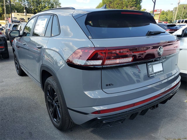 2026 Volkswagen Atlas Cross Sport SEL R-Line photo 2