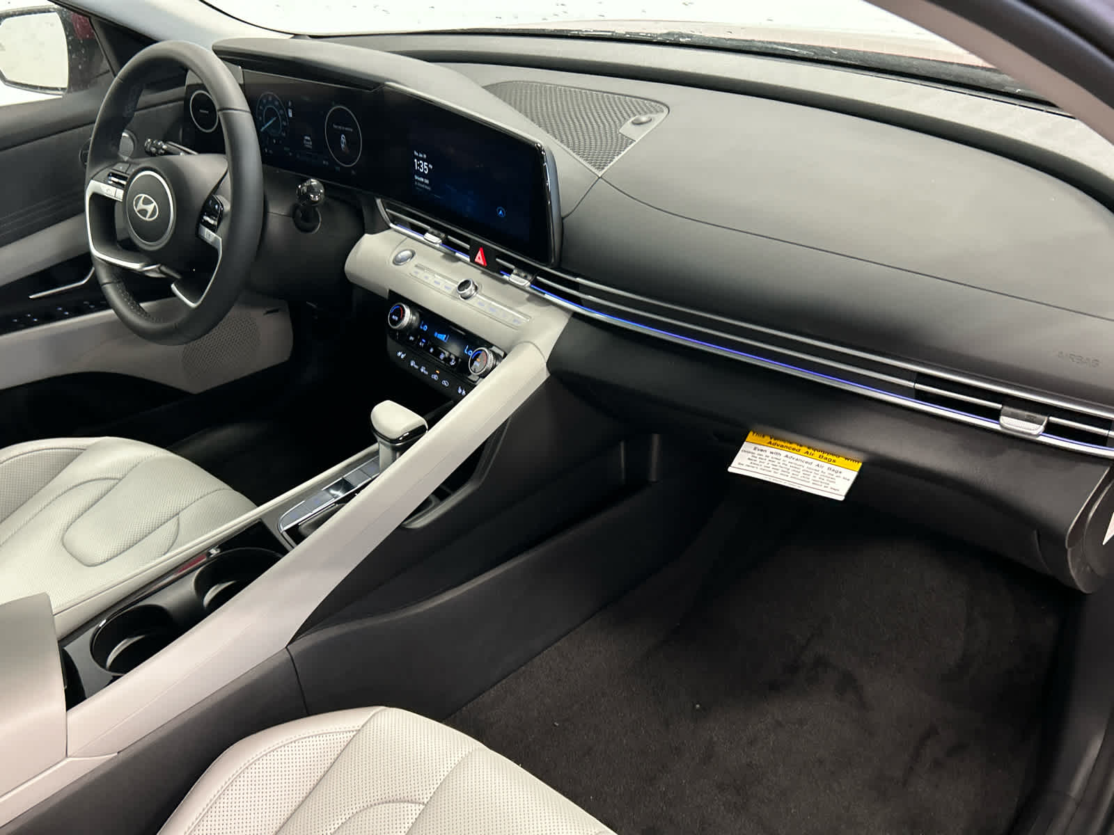 2025 Hyundai Elantra Hybrid Limited photo 28