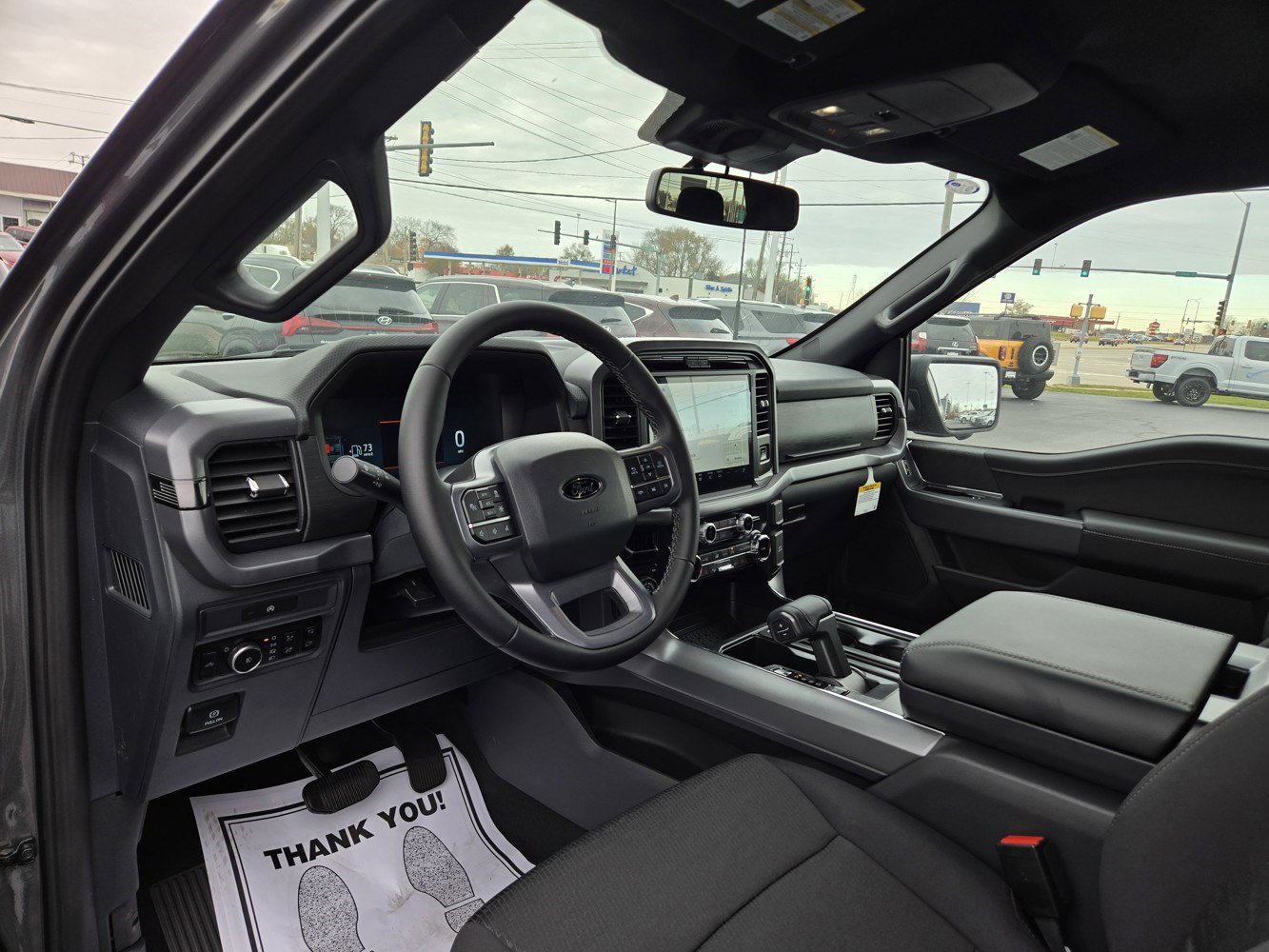 2025 Ford F-150 XLT photo 2