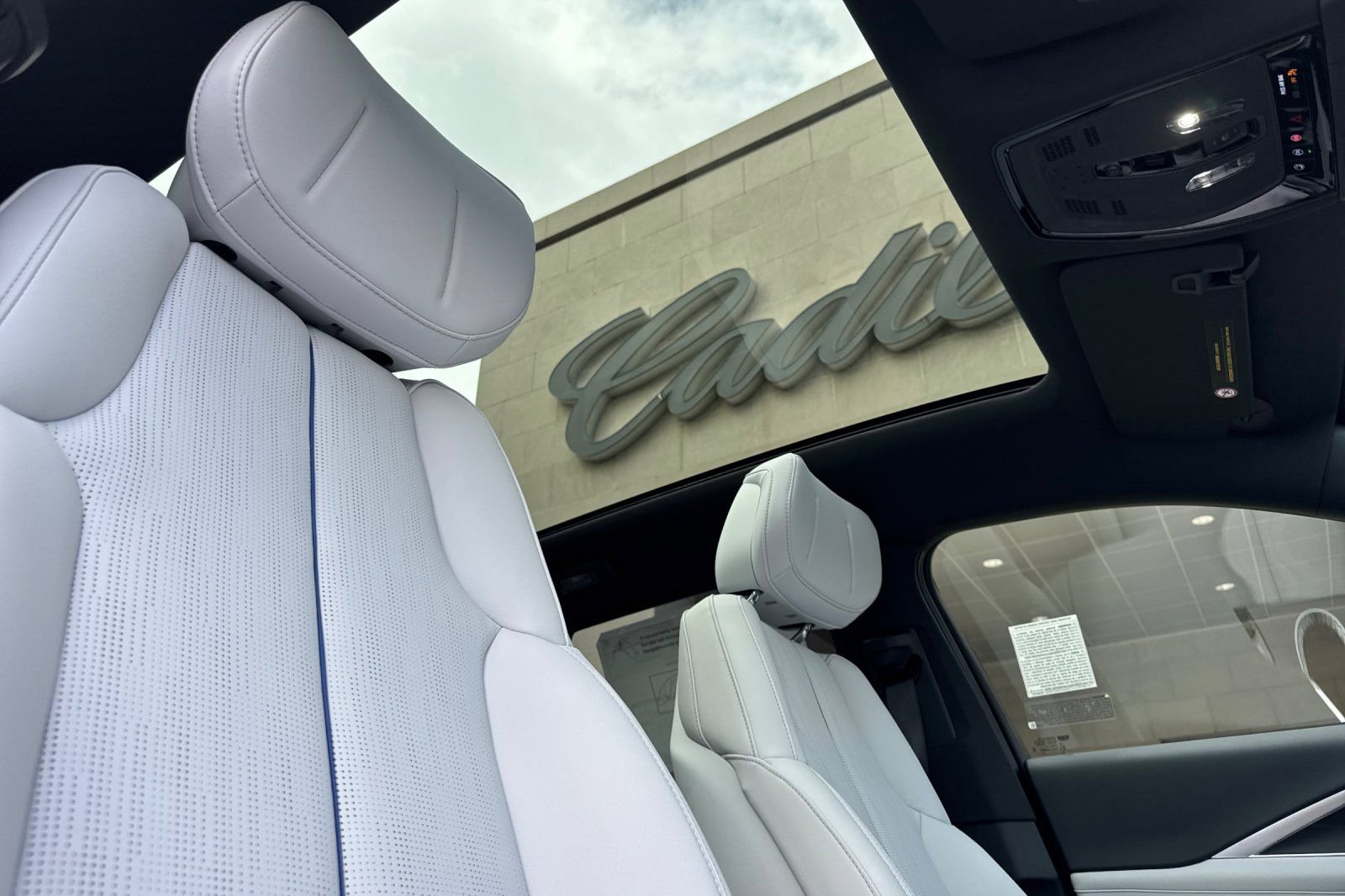 2026 Cadillac Lyriq Luxury photo 15