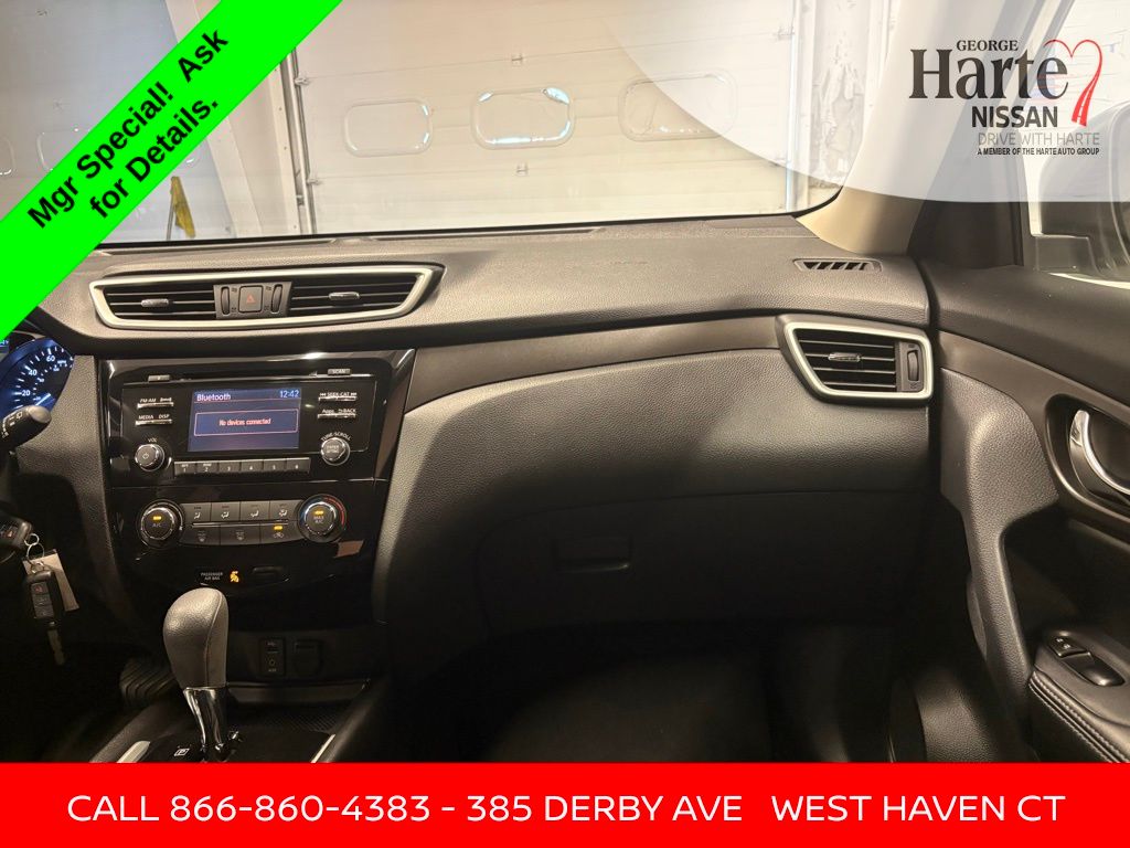 2015 Nissan Rogue S photo 21