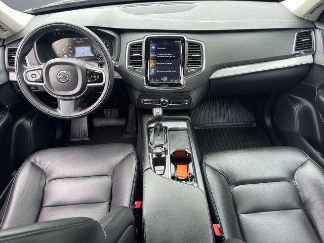 2022 Volvo XC90 T5 Momentum photo 16